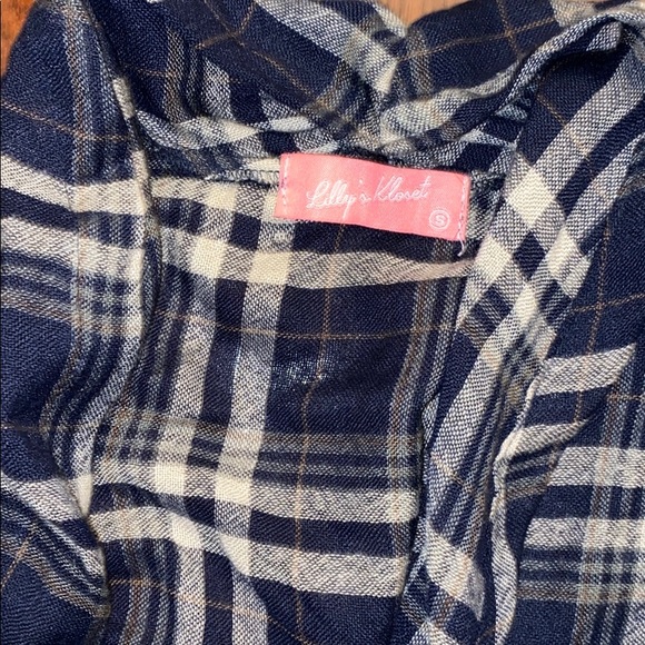 Lilly’s Kloset Plaid Maxi Duster Top in Navy - Picture 2 of 3